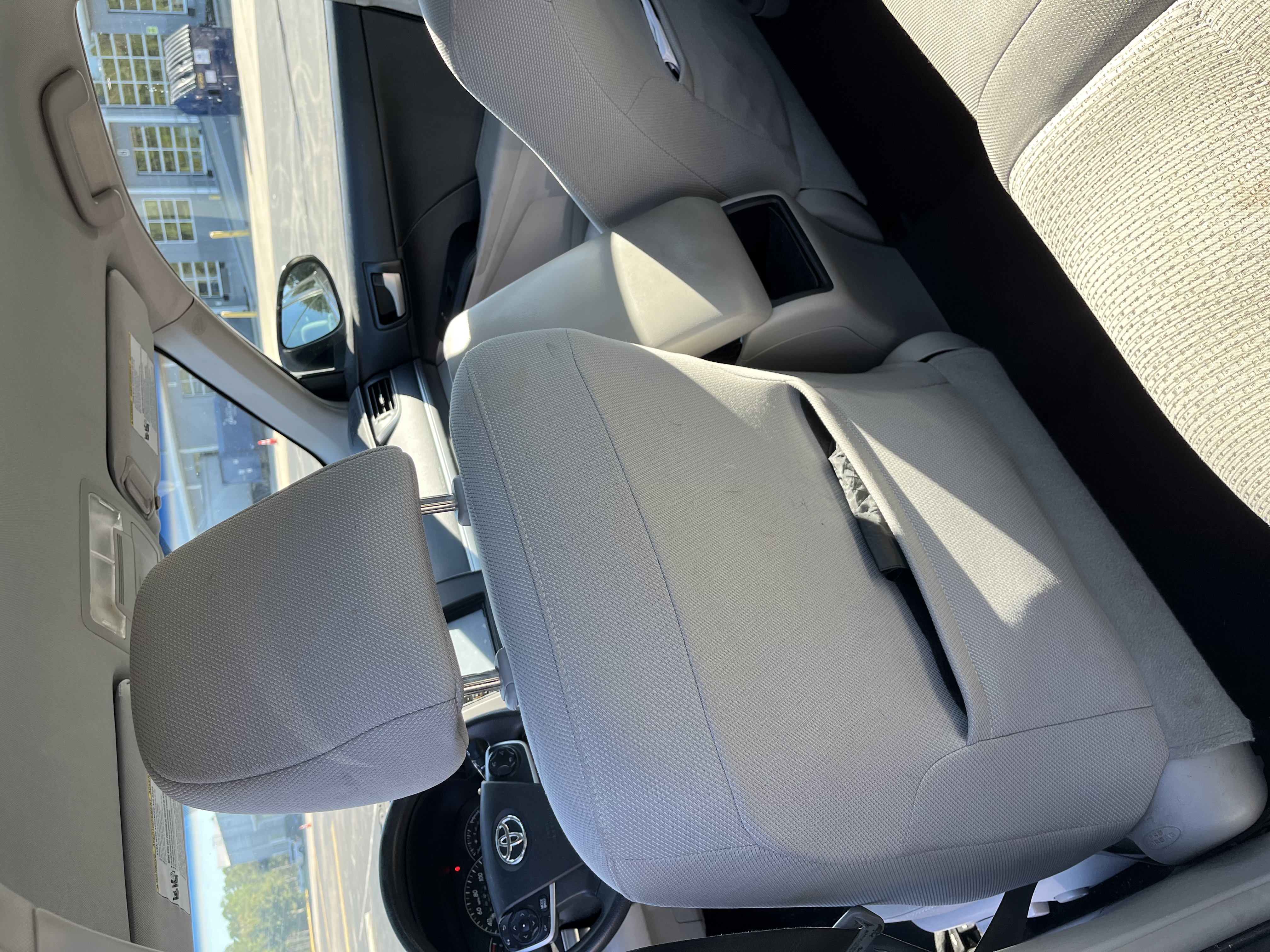 Used 2014 Toyota Camry LE FWD image 11
