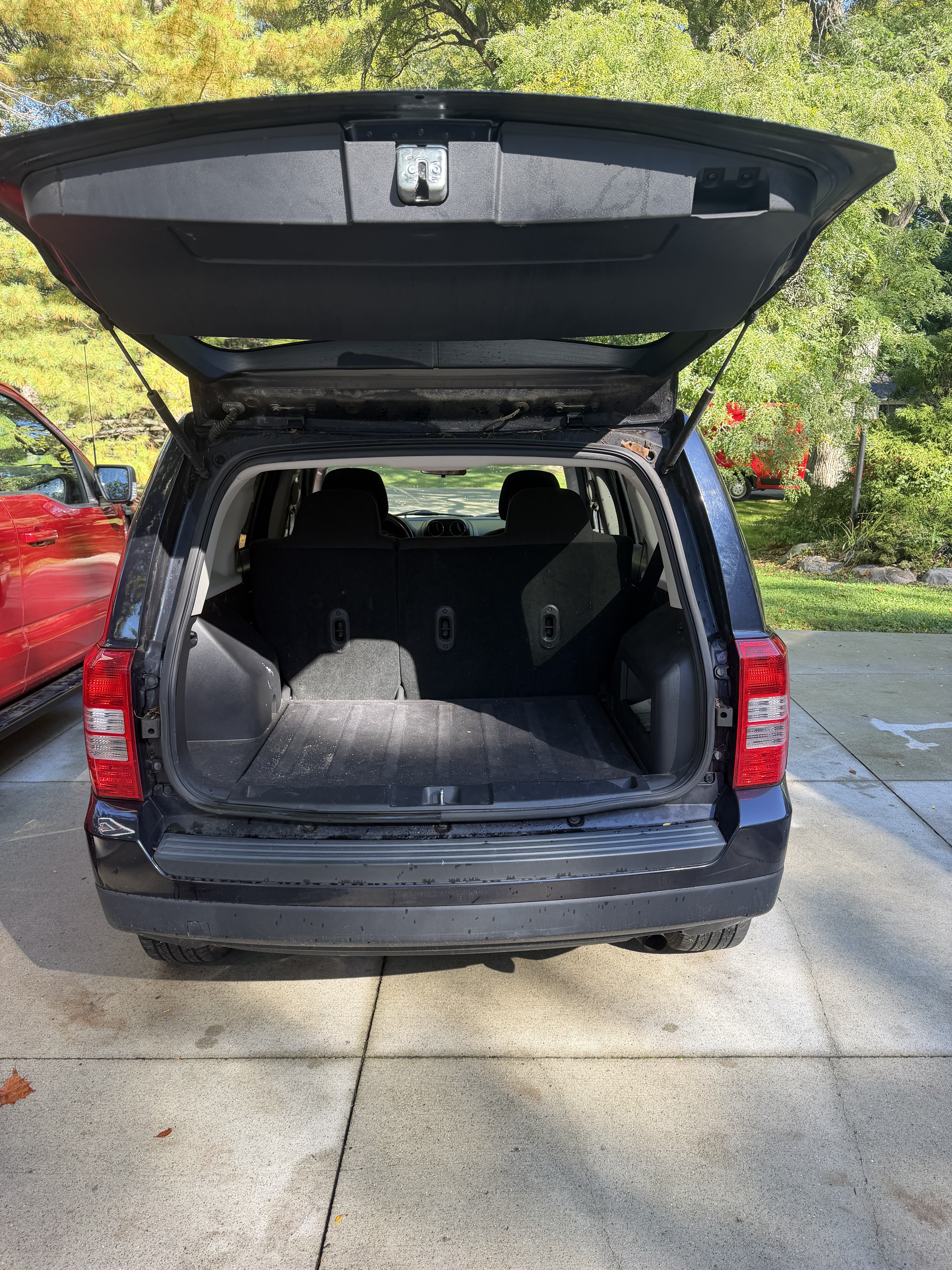 Used 2011 Jeep Patriot Latitude FWD image 3