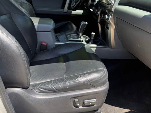 Used 2011 Toyota 4Runner SR5 w/ Convenience Pkg AWD/4WD image 5