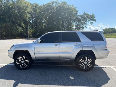 Used 2005 Toyota 4Runner Limited AWD/4WD image 5