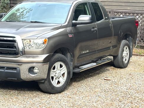 Used 2010 Toyota Tundra 2WD Double Cab image 2