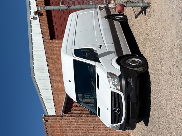 Used 2015 Mercedes-Benz Sprinter 2500 image 1
