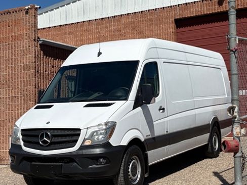 Used 2015 Mercedes-Benz Sprinter 2500 image 1