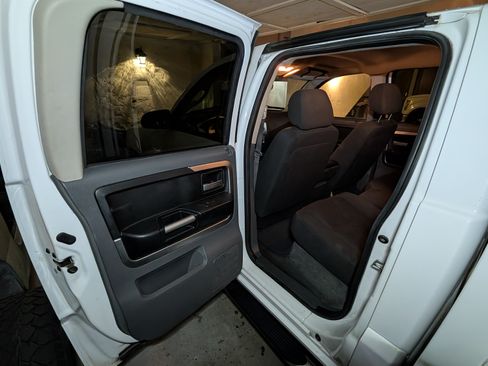 Used 2007 Mitsubishi Raider LS image 21