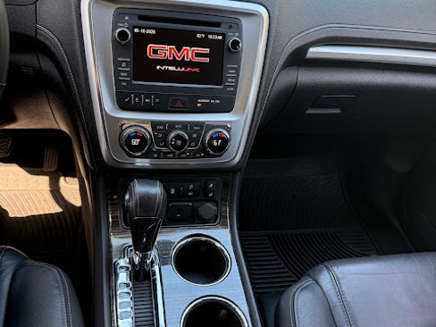 Used 2016 GMC Acadia SLT image 9