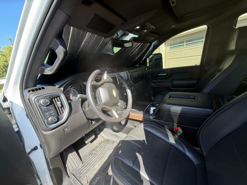 Used 2022 Chevrolet Silverado 3500 High Country w/ Safety Package II AWD/4WD image 7