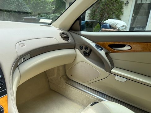 Used 2007 Mercedes-Benz SL 550 image 24