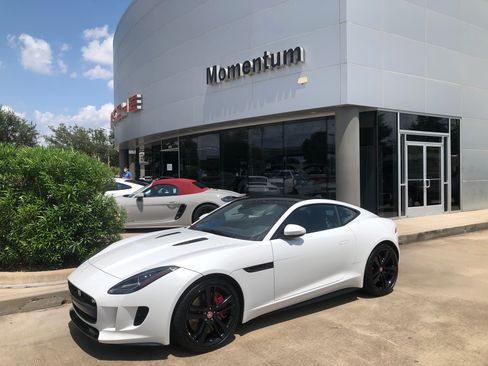 Used 2015 Jaguar F-TYPE R RWD image 11