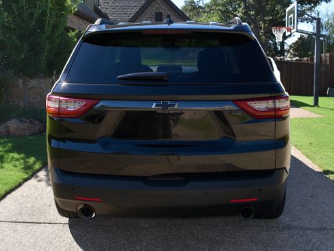Used 2020 Chevrolet Traverse LT w/ LPO, Blackout Package image 5