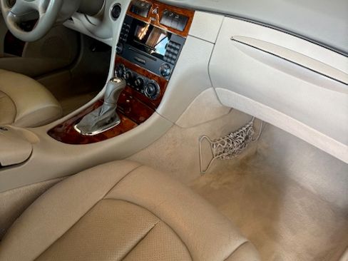 Used 2005 Mercedes-Benz CLK 320 Coupe image 11