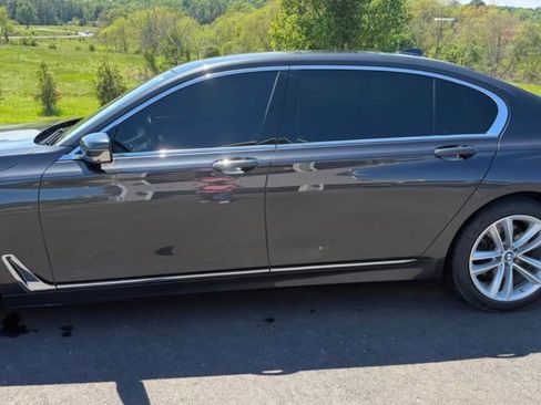 Used 2016 BMW 750i xDrive AWD/4WD image 1