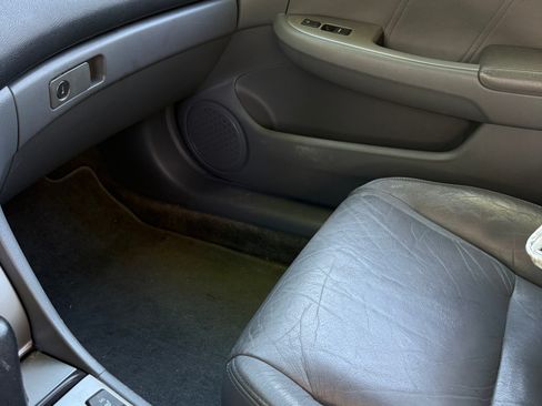 Used 2003 Honda Accord EX image 9