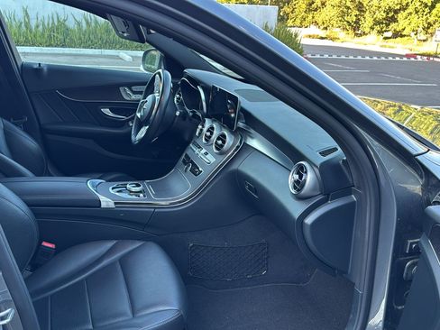 Used 2019 Mercedes-Benz C 300 Sedan image 25