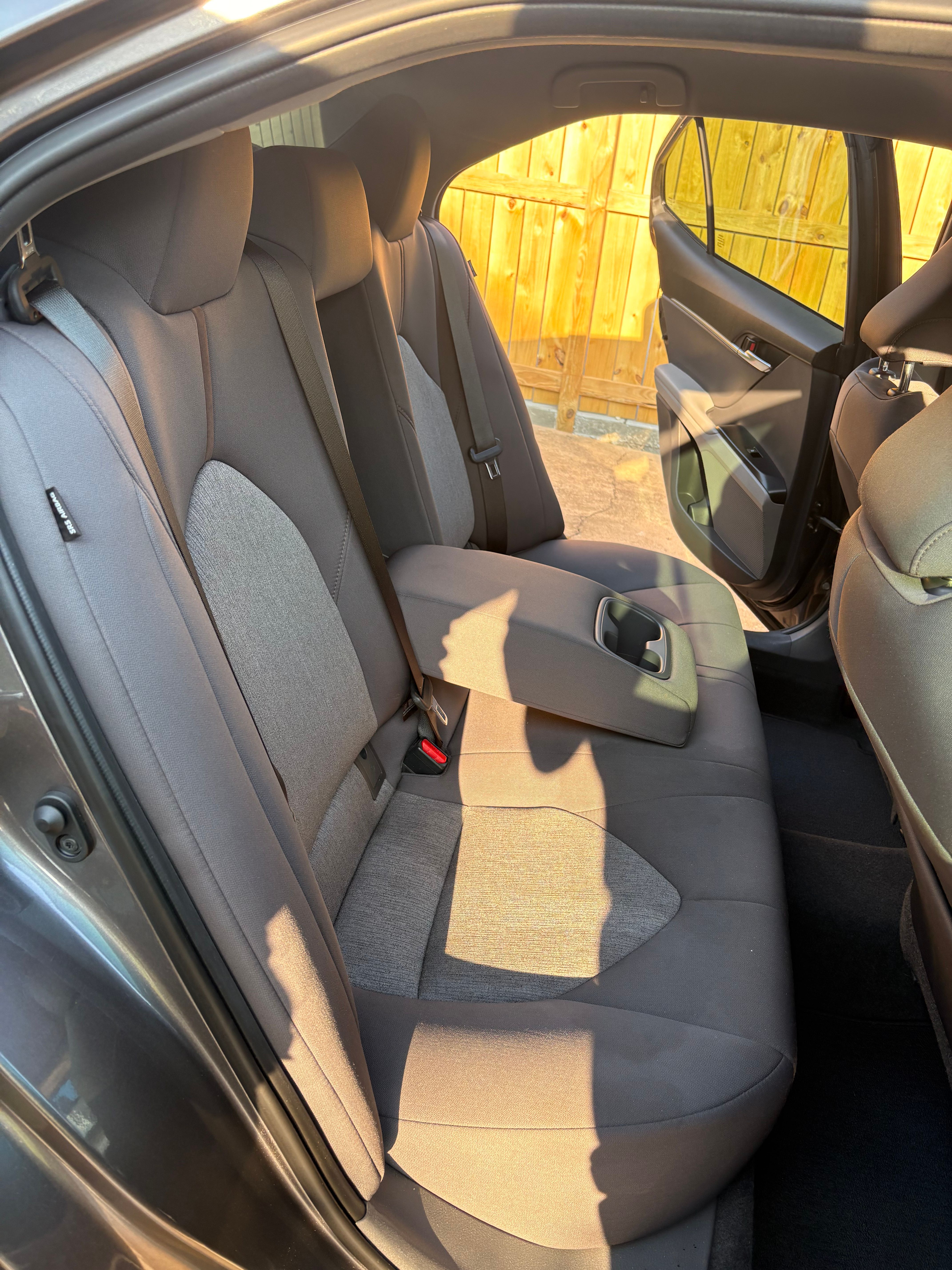 Used 2020 Toyota Camry LE FWD image 17