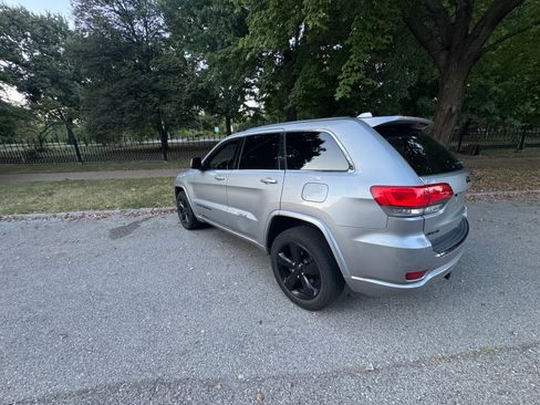 Used 2015 Jeep Grand Cherokee Altitude image 9