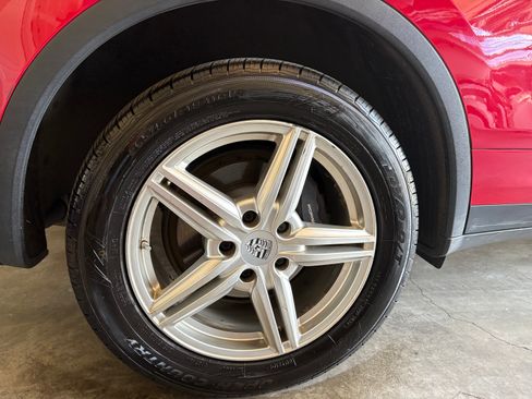 Used 2016 Porsche Cayenne AWD/4WD image 16