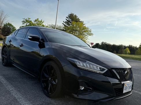 Used 2022 Nissan Maxima SR w/ Sport Mat Group FWD image 11