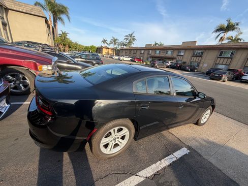 Used 2016 Dodge Charger SE w/ Popular Equipment Group RWD image 4
