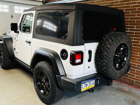 Used 2021 Jeep Wrangler Sport image 32