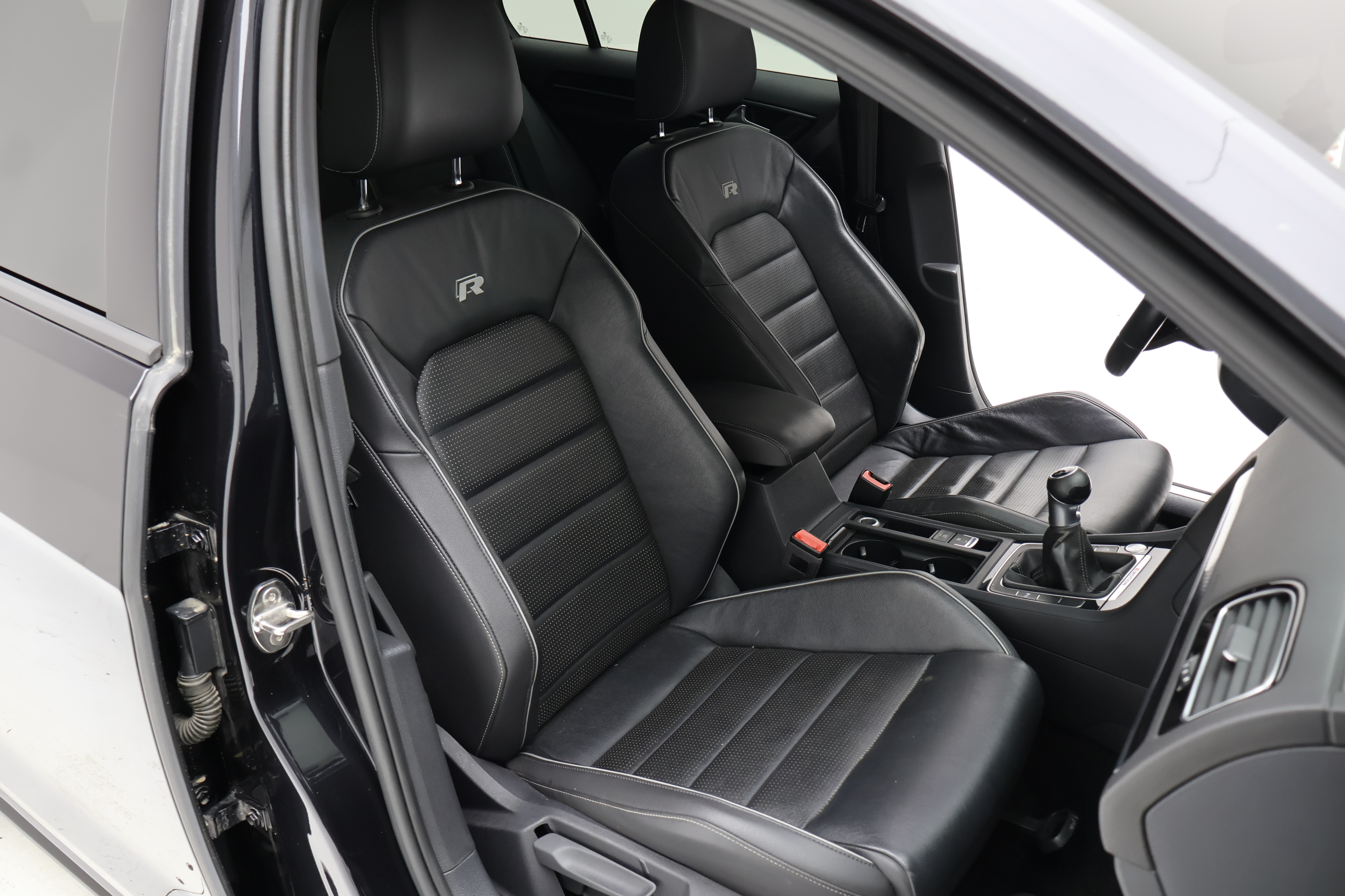 Used 2019 Volkswagen Golf R 4-Door AWD/4WD image 20