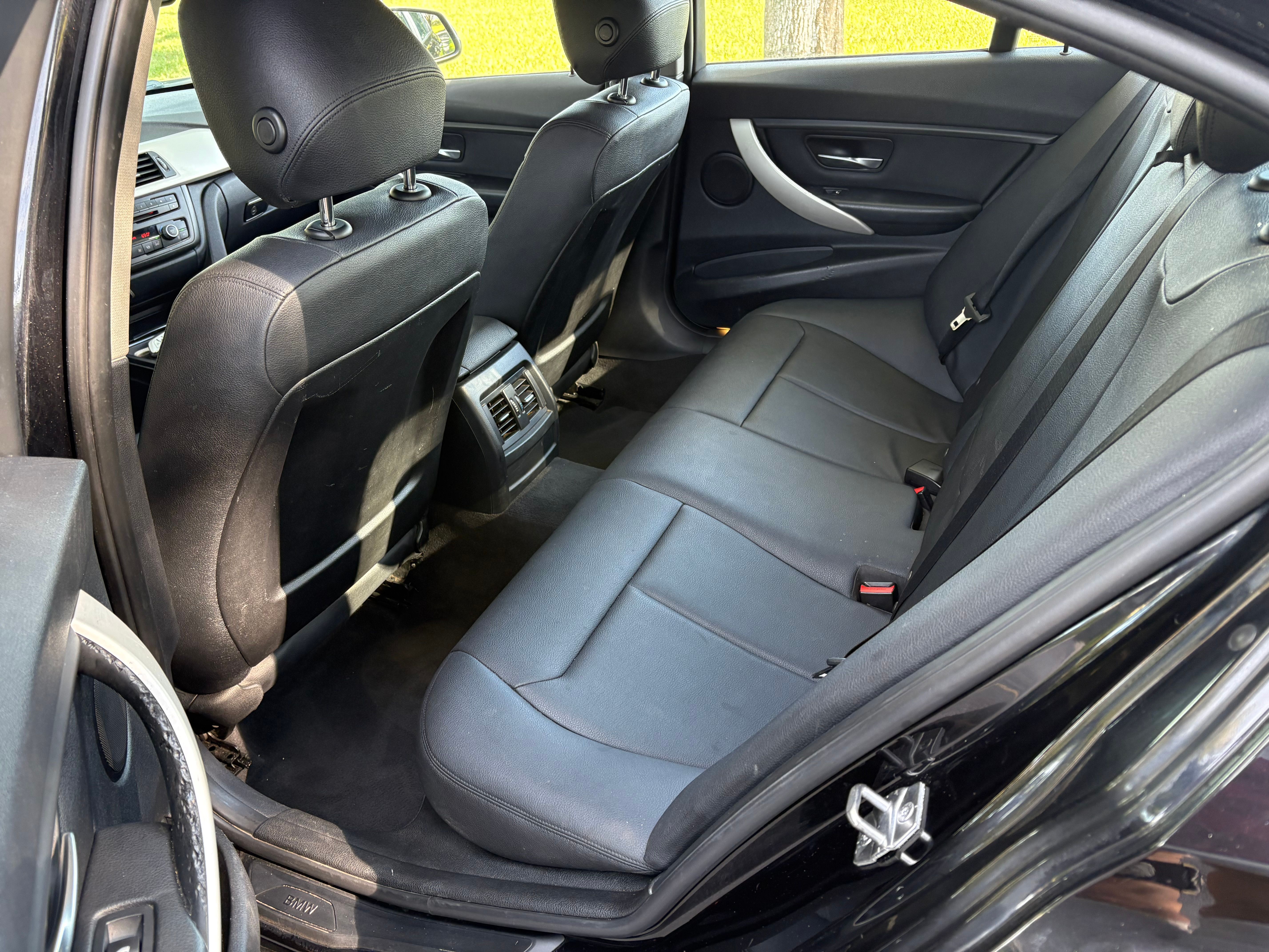 Used 2014 BMW 320i Sedan RWD image 18