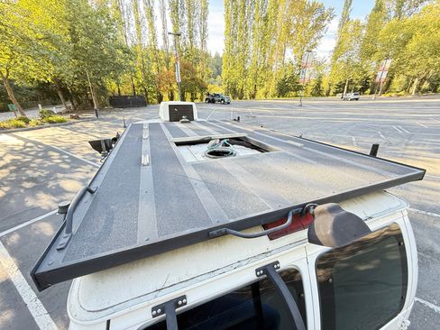 Used 2009 Ford E-350 and Econoline 350 Extended Super Duty image 10