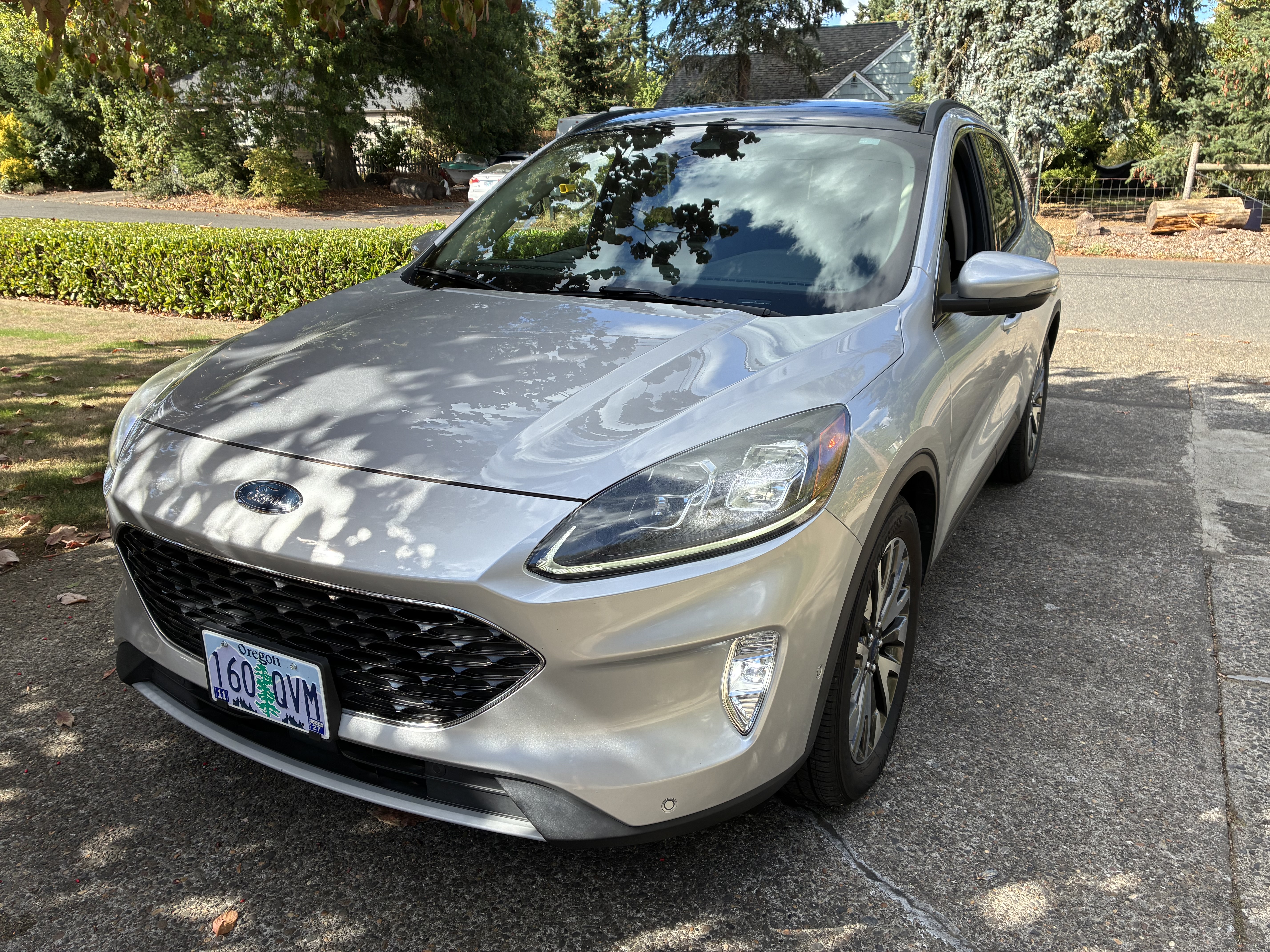 Used 2020 Ford Escape Titanium FWD image 2