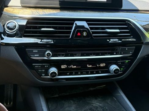 Used 2018 BMW 530e image 24