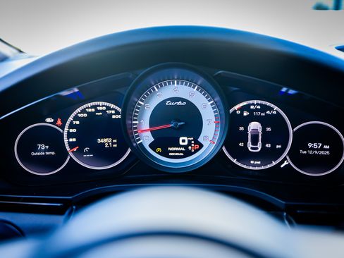 Used 2022 Porsche Cayenne Turbo image 24