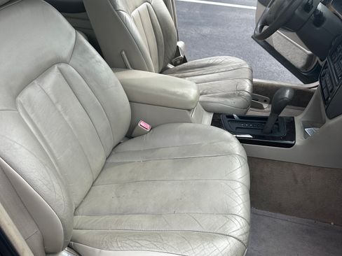 Used 1999 Toyota Avalon XLS image 13