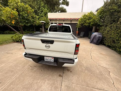 Used 2025 Nissan Frontier SV RWD image 11