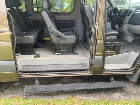 Used 2016 Mercedes-Benz Sprinter 2500 image 17