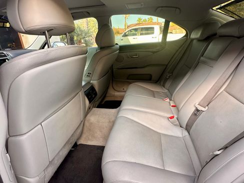 Used 2007 Lexus LS 460 RWD image 5