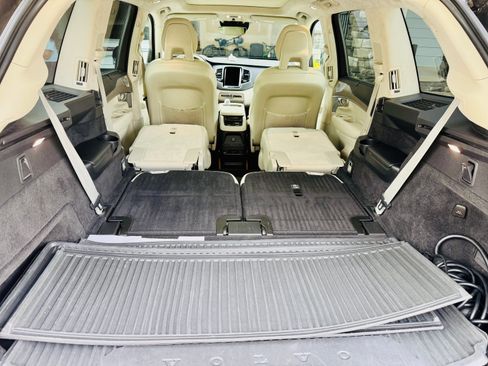Used 2021 Volvo XC90 T8 Inscription w/ Lounge Package AWD/4WD image 8