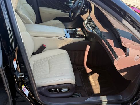 Used 2018 Lexus LS 500 AWD w/ Interior Upgrade Package image 9