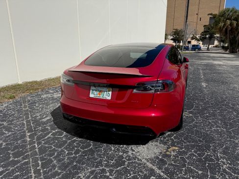 Used 2021 Tesla Model S Plaid image 6