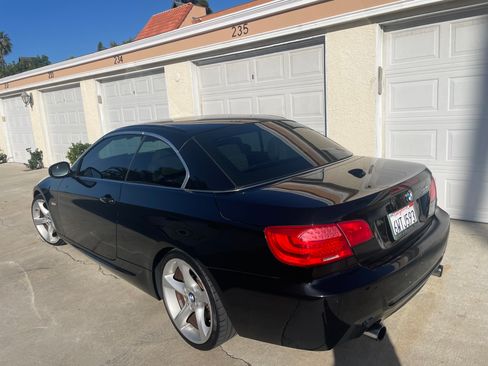 Used 2012 BMW 335i Convertible image 26