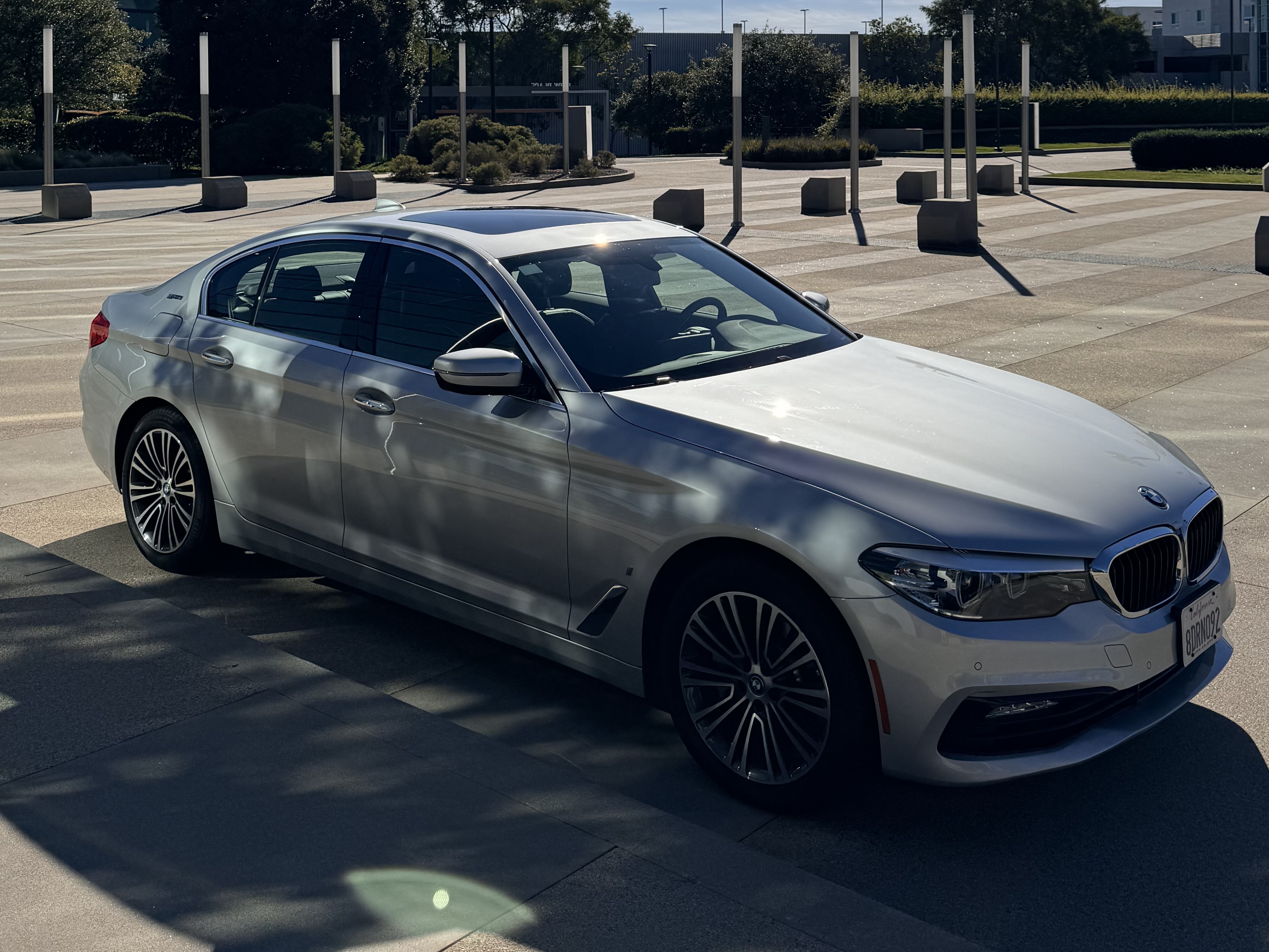 Used 2018 BMW 530e xDrive AWD/4WD image 4