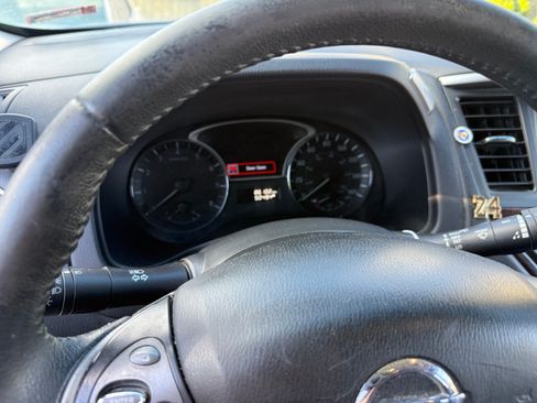 Used 2015 Nissan Pathfinder Platinum w/ Cargo Package FWD image 22