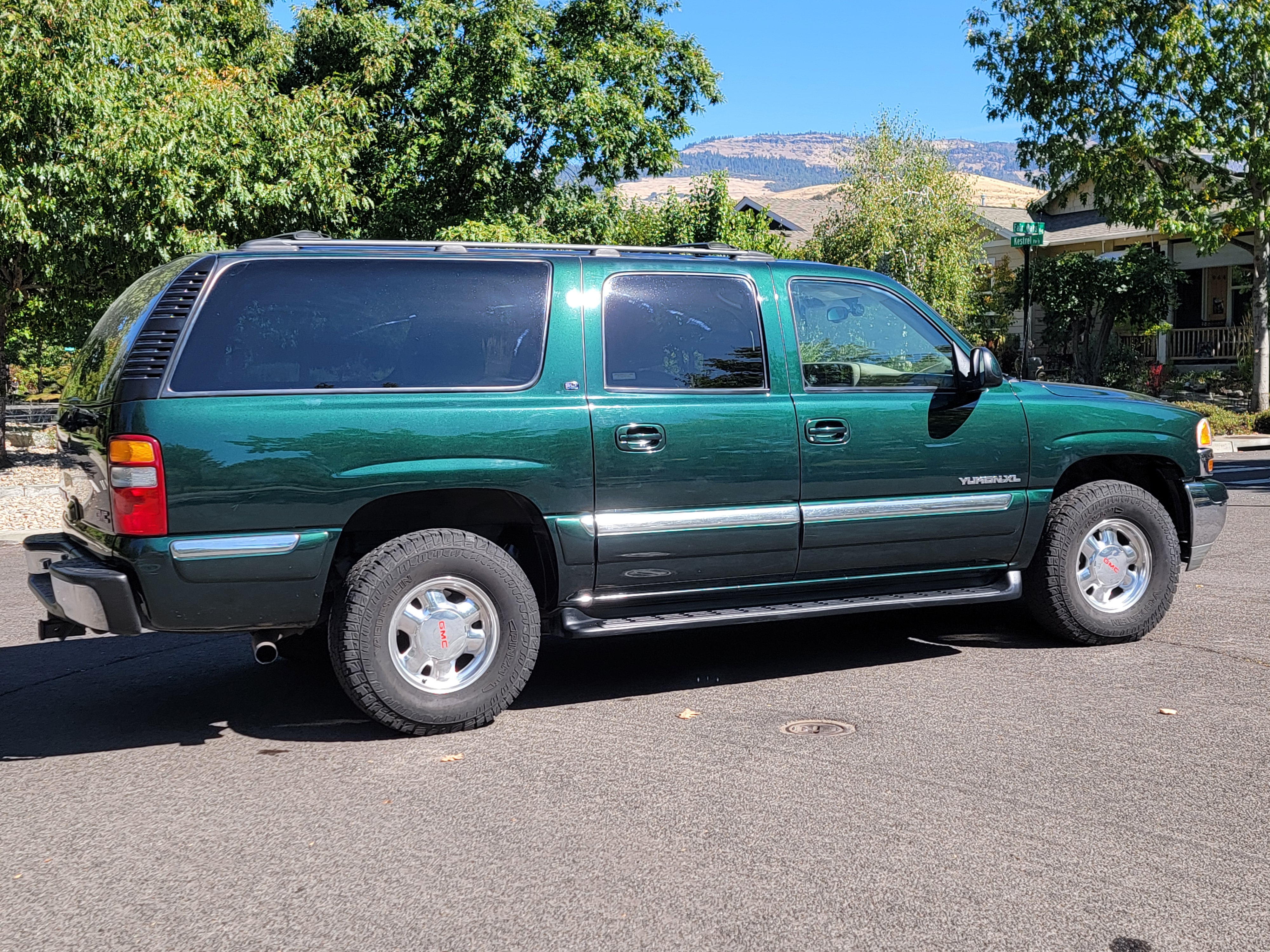 Used 2001 GMC Yukon XL SLT AWD/4WD image 10