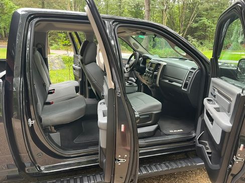Used 2017 RAM 1500 Classic SLT AWD/4WD image 12