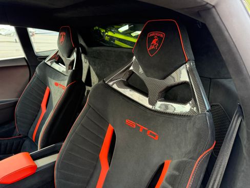 Used 2021 Lamborghini Huracan STO RWD image 26