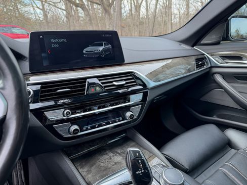 Used 2018 BMW M550i xDrive w/ Cold Weather Package image 18