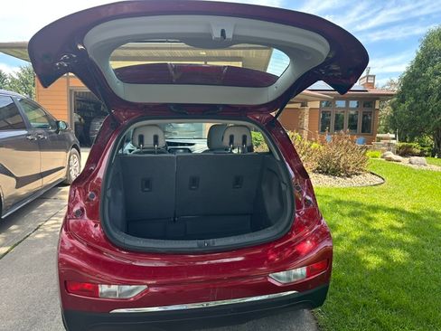 Used 2019 Chevrolet Bolt LT FWD image 9