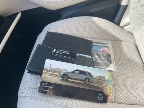 Used 2021 Mercedes-Benz GLE 580 4MATIC image 22