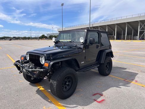 Used 2005 Jeep Wrangler Rubicon AWD/4WD image 2