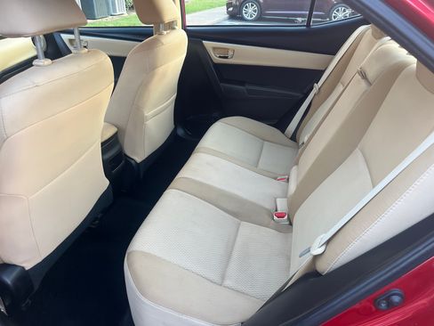 Used 2018 Toyota Corolla LE image 12