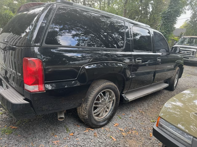 Used 2005 Cadillac Escalade ESV AWD image 13