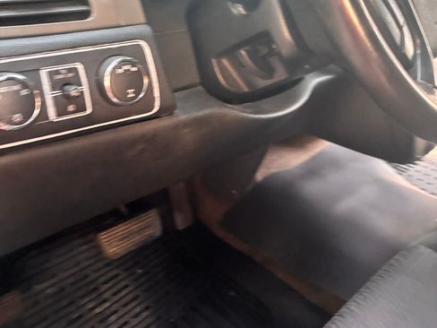 Used 2010 Chevrolet Suburban LS image 15