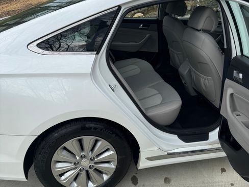 Used 2016 Hyundai Sonata SE image 17